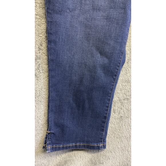 Croft & Barrow Women’s Navy Pull On Capris Size 8 NWT - Picture 3 of 12